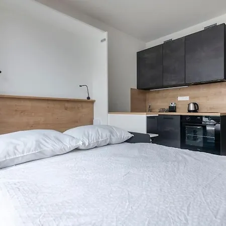 Tiny Flat, 1gb Wifi, Smart Tv, Air Condition *