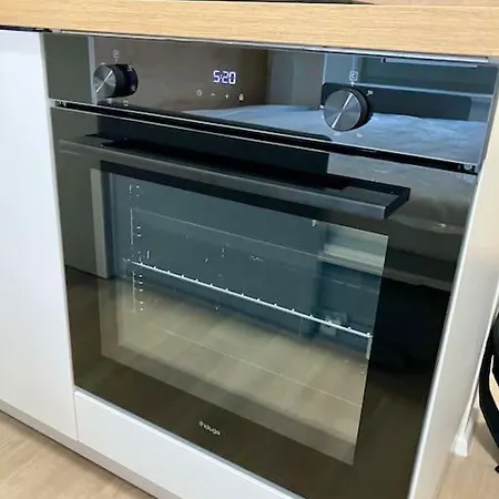 Tiny Flat, 1gb Wifi, Smart Tv, Air Condition * Prague
