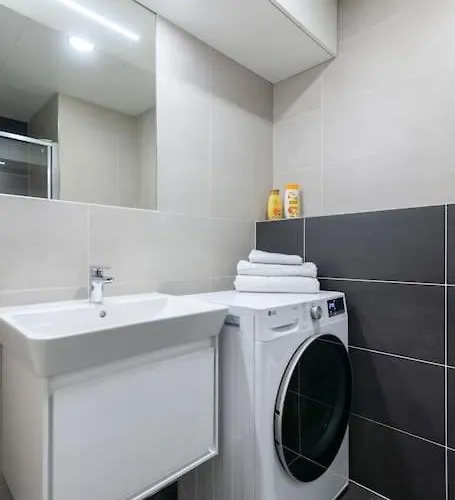 Apartament Tiny Flat, 1gb Wifi, Smart Tv, Air Condition Praga