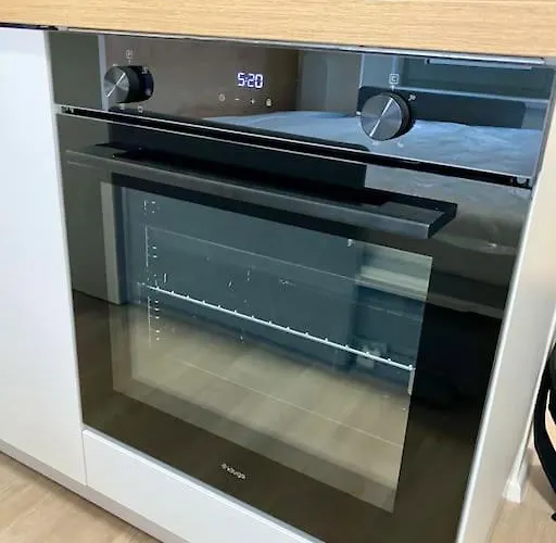 Tiny Flat, 1gb Wifi, Smart Tv, Air Condition * Praga